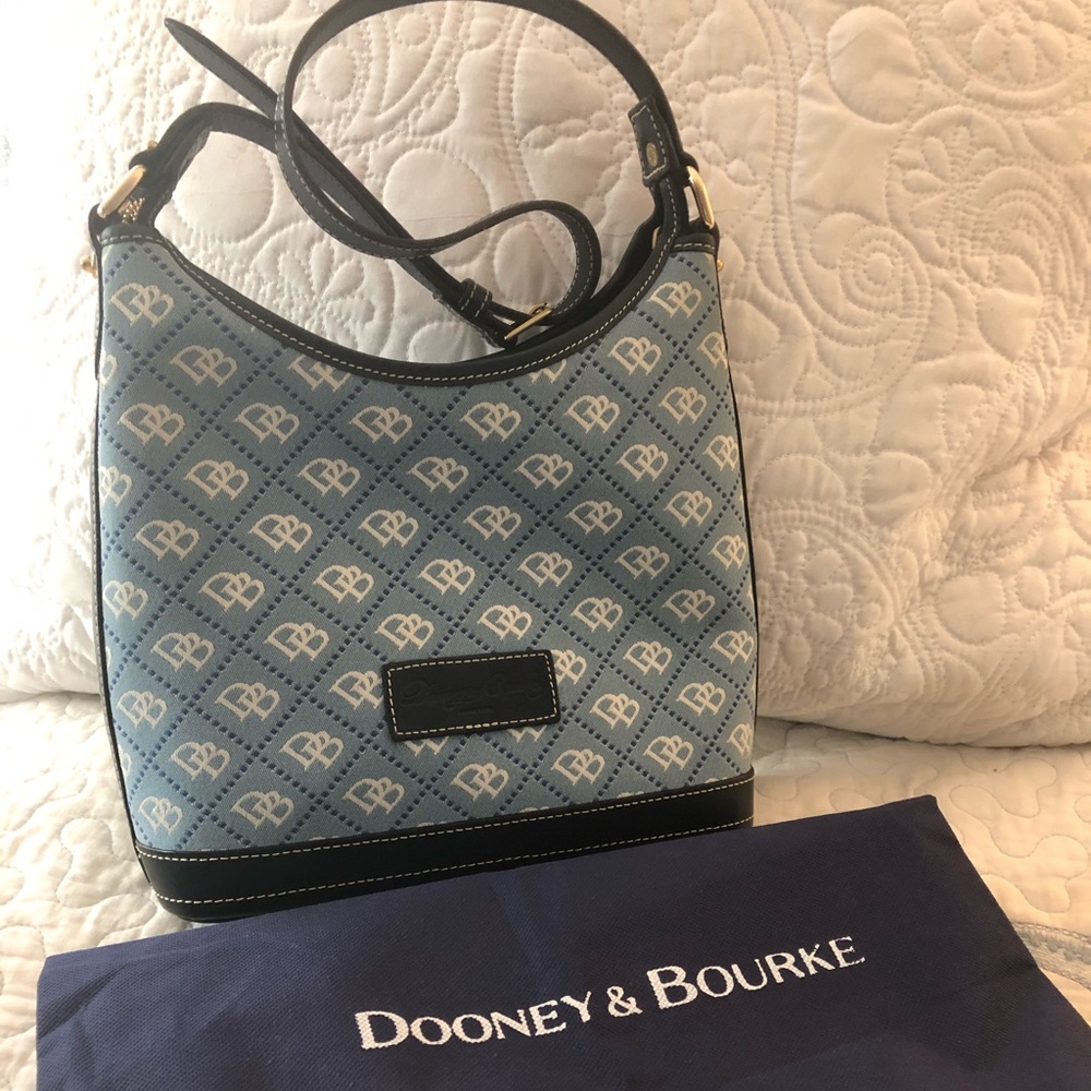🍁 Dooney & Bourke Shoulder Bag
